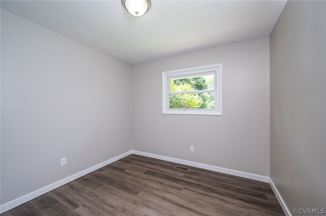 14221 Harrowgate Road Chester, VA 23831 - Photo 14 of 24