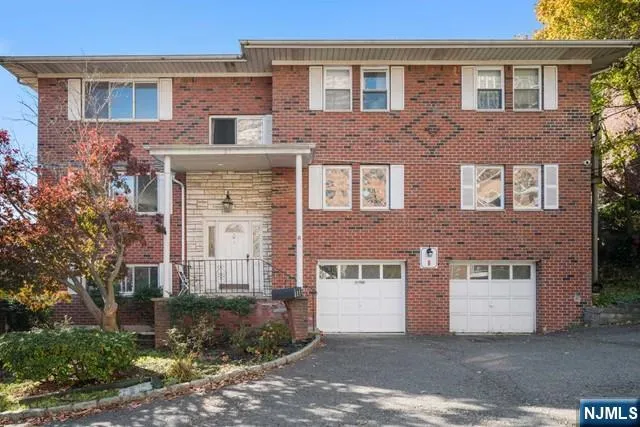 $3,900 | 8 Leary Lane, Unit B, Edgewater, NJ 07020