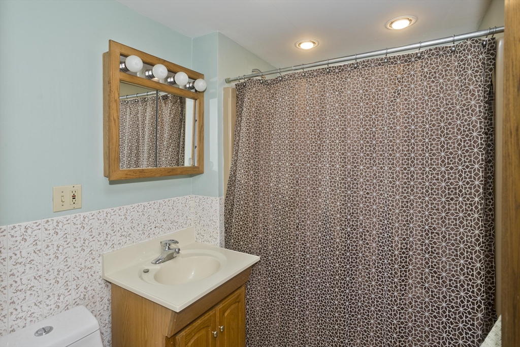 78 Lyman Road Northampton, MA 01060 - Photo 28 of 35
