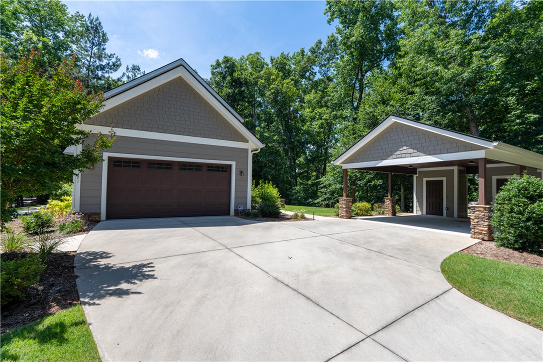 401 Promontory Ridge Seneca, SC 29672 - Photo 4 of 45