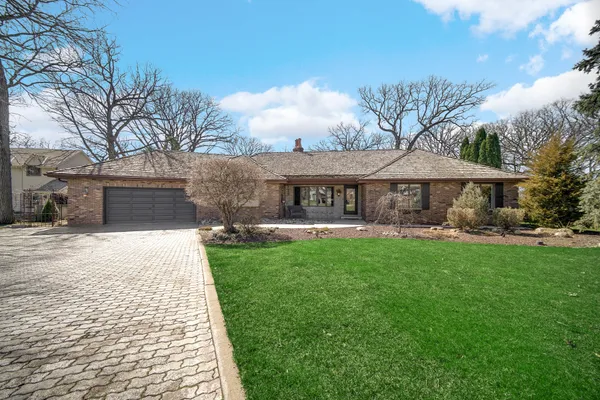 $799,900 | 9894 West Oakridge Drive, St. John, IN 46373