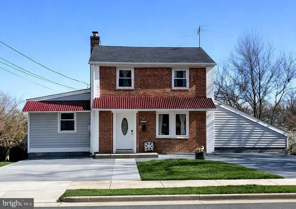 $950,000 | 5028 12th Street South, Arlington, VA 22204