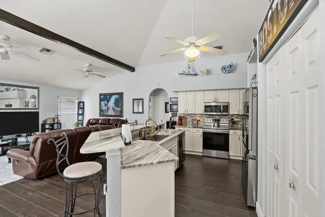 $479,900 | 314 Southwest Majestic Terrace, Port St. Lucie, FL 34984