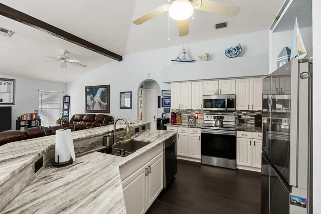 $479,900 | 314 Southwest Majestic Terrace, Port St. Lucie, FL 34984