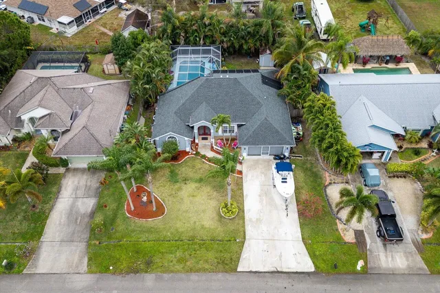 $479,900 | 314 Southwest Majestic Terrace, Port St. Lucie, FL 34984