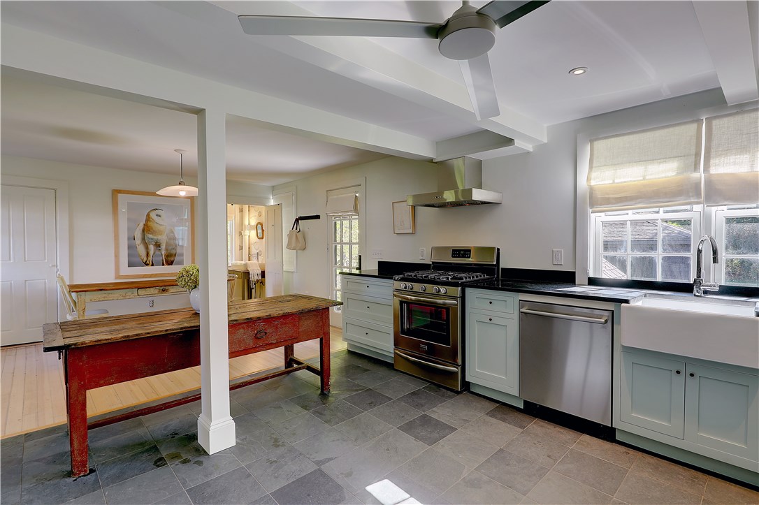 10 Rumstick Road Barrington, RI 02806 - Photo 11 of 36