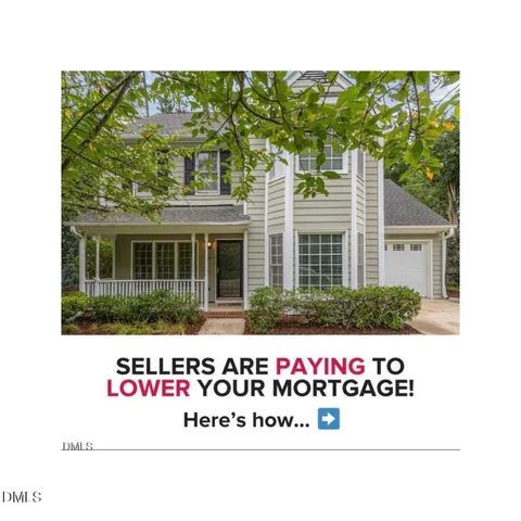 a black and white photo of a building