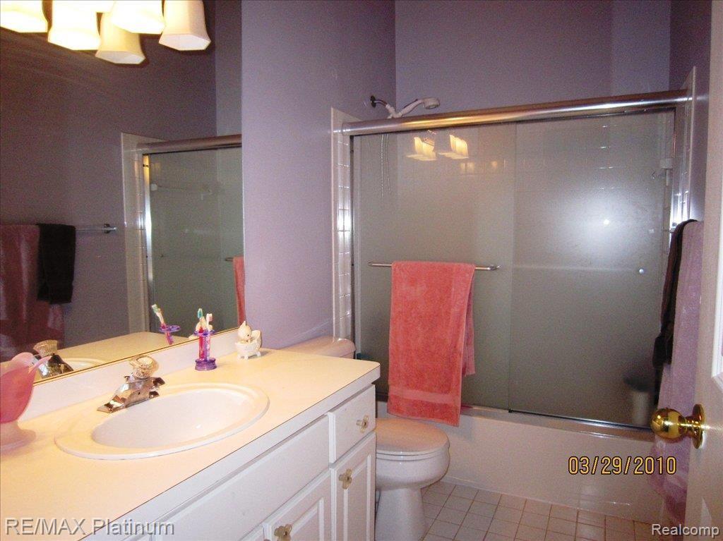 2749 Court Lane Howell, MI 48843 - Photo 14 of 25 court main bath