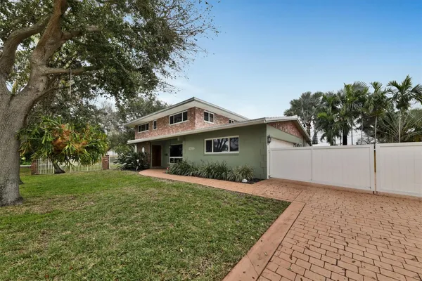 $1,195,000 | 2780 Southeast 5th Court, Pompano Beach, FL 33062