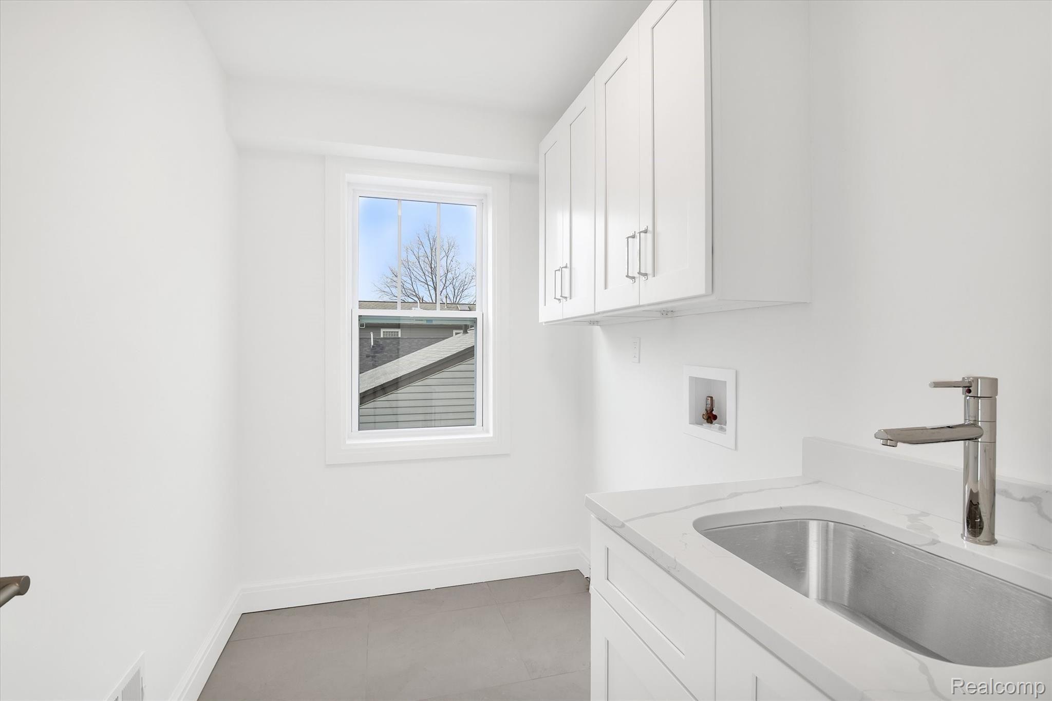 1243 Ruffner Avenue Birmingham, MI 48009 - Photo 19 of 34 21-1243-Ruffner-Ave-WindowStill-Real-Estate-Photography-21.jpg