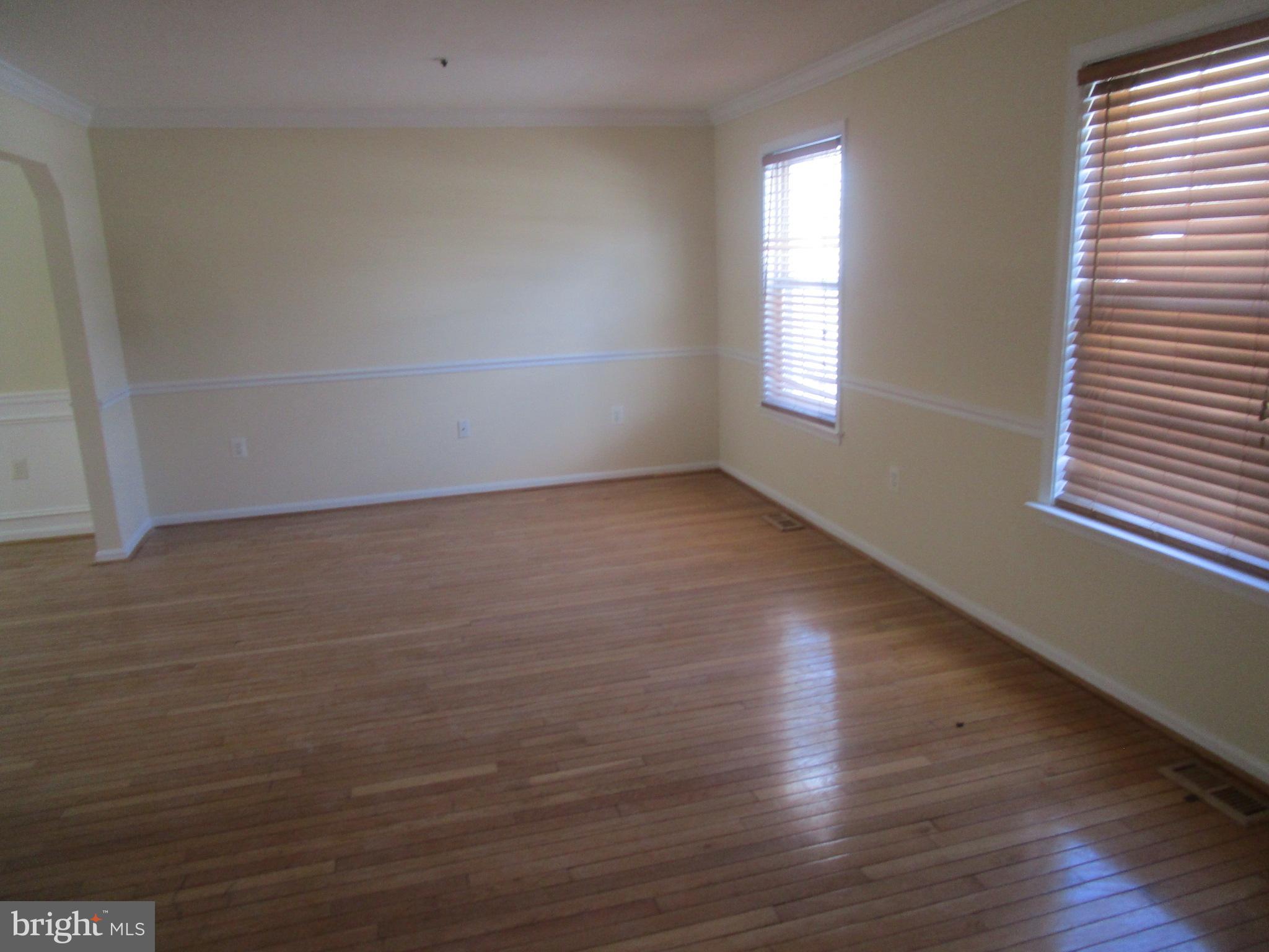 8711 Temple Hill Road Clinton, MD 20735 - Photo 3 of 18 Living Room
