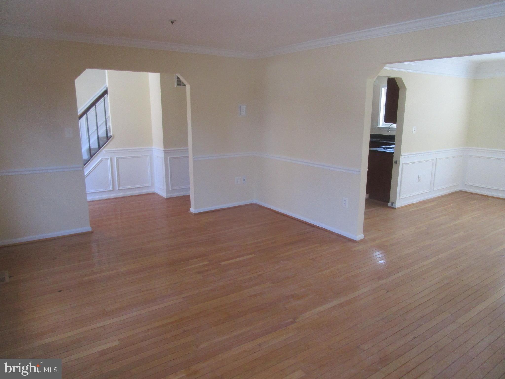 8711 Temple Hill Road Clinton, MD 20735 - Photo 4 of 18 Living Room