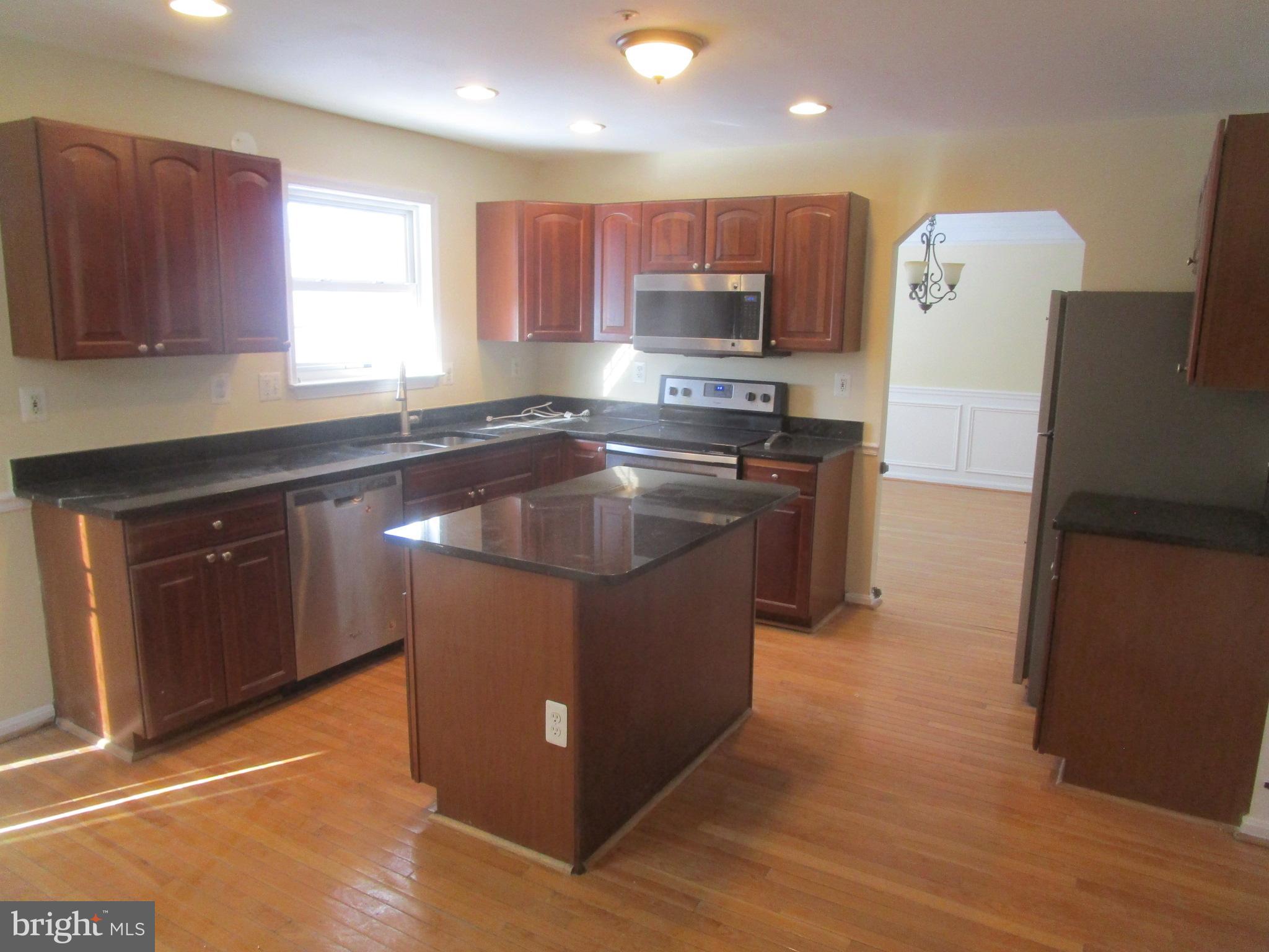 8711 Temple Hill Road Clinton, MD 20735 - Photo 6 of 18 Kitchen