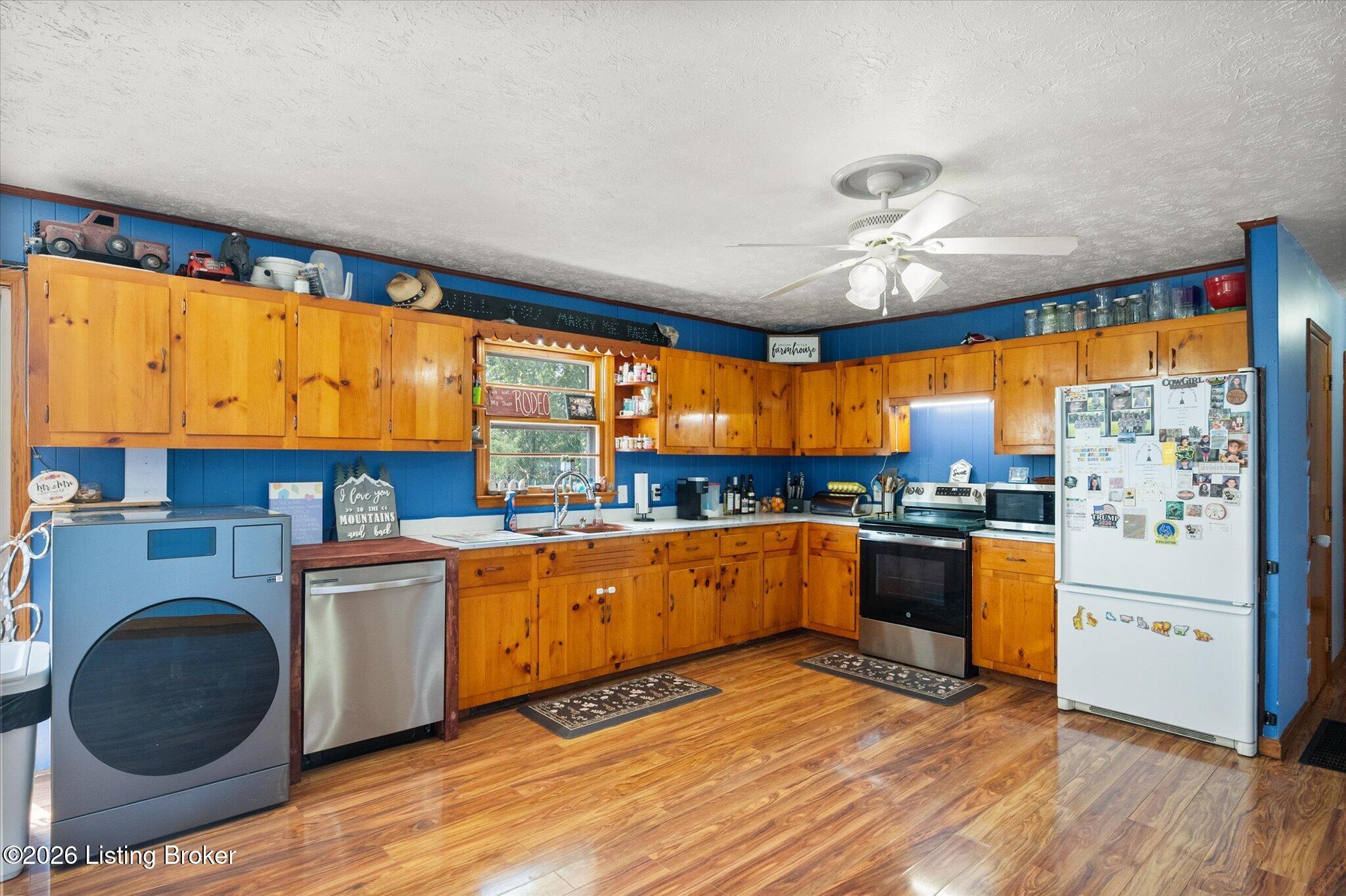4061 Mink Run Road Frankfort, KY 40601 - Photo 6 of 27 Kitchen