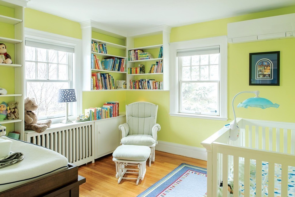 22 Hobart Road Newton, MA 02459 - Photo 13 of 19