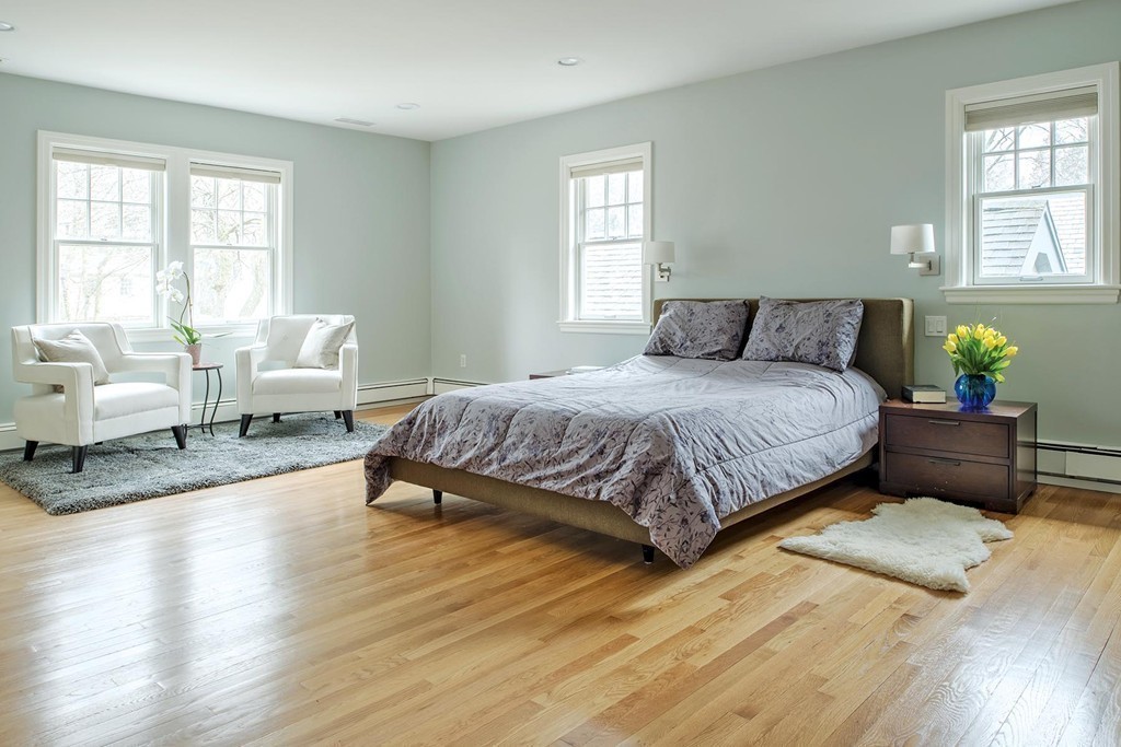 22 Hobart Road Newton, MA 02459 - Photo 10 of 19