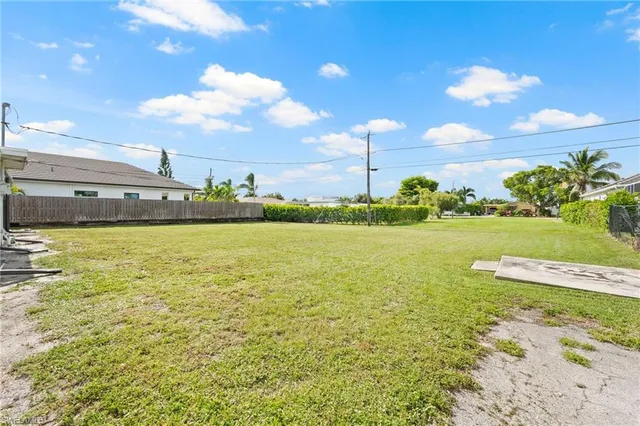 a view of house with outdoor space