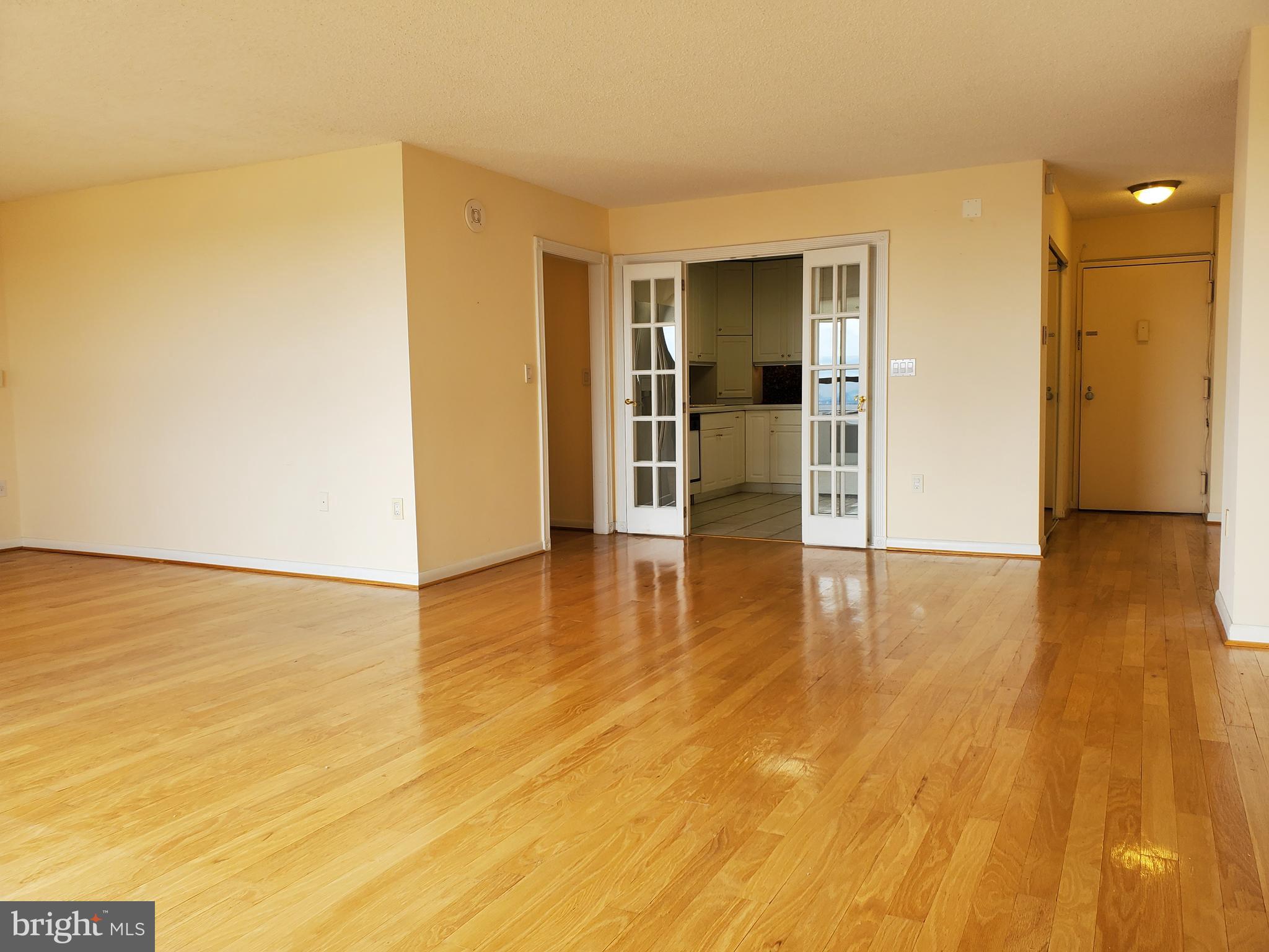 205 East Joppa Road, Unit 2105 Towson, MD 21286 - Photo 18 of 46 Huge open living room area