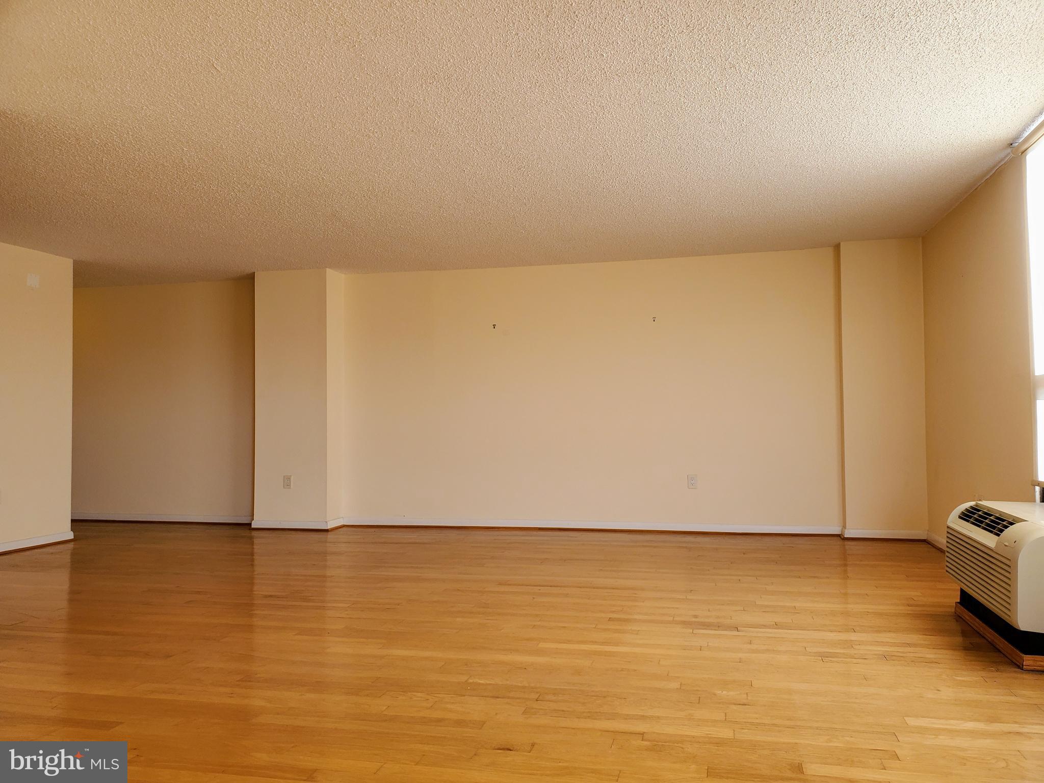 205 East Joppa Road, Unit 2105 Towson, MD 21286 - Photo 20 of 46 Living/Dining "L"