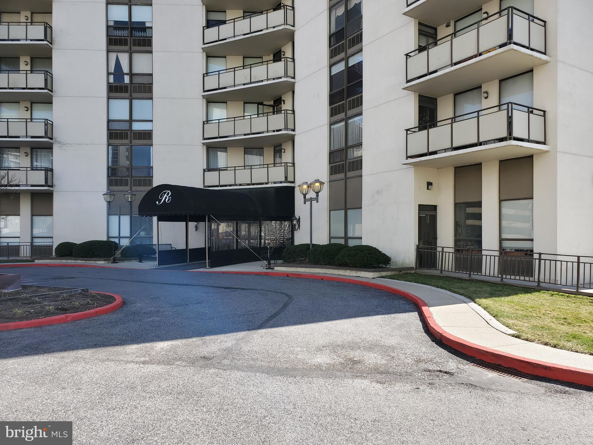 205 East Joppa Road, Unit 2105 Towson, MD 21286 - Photo 3 of 46 Convenient passenger pick up/drop off