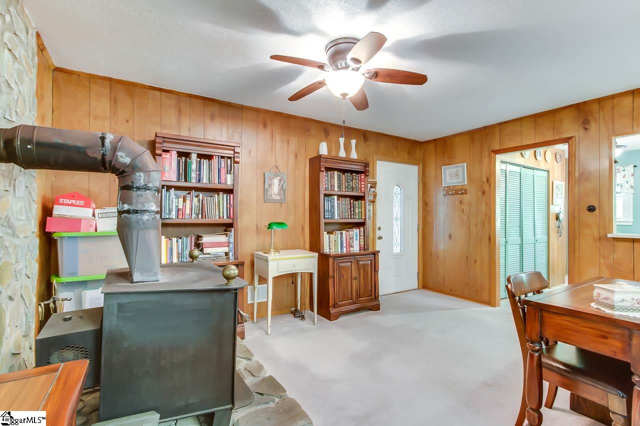 143 Glassy Road Landrum, SC 29356 - Photo 13 of 34