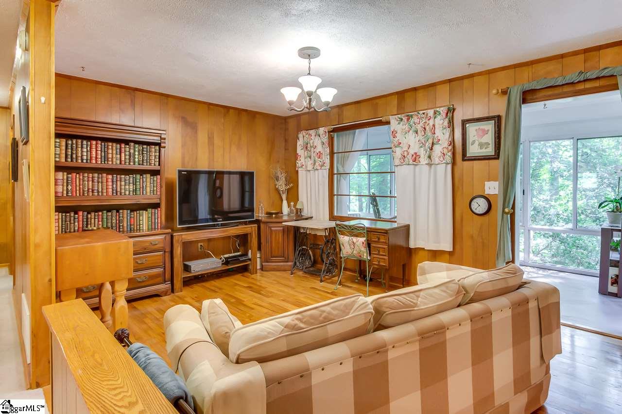 143 Glassy Road Landrum, SC 29356 - Photo 9 of 34