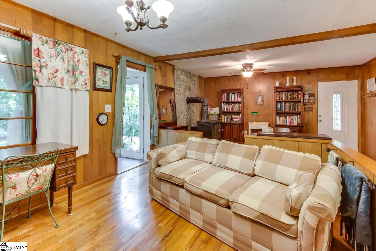 143 Glassy Road Landrum, SC 29356 - Photo 10 of 34