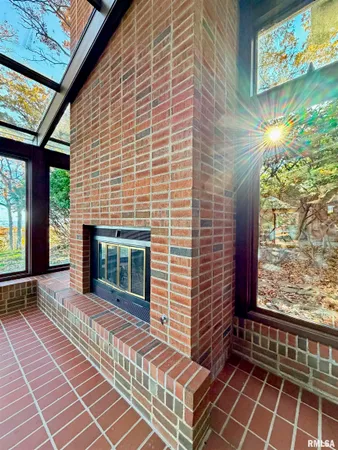 $940,000 | 501 East High Point Road, Peoria, IL 61614