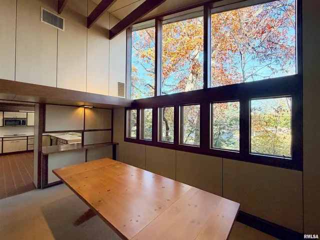 $975,000 | 501 East High Point Road, Peoria, IL 61614