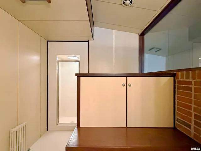 $975,000 | 501 East High Point Road, Peoria, IL 61614