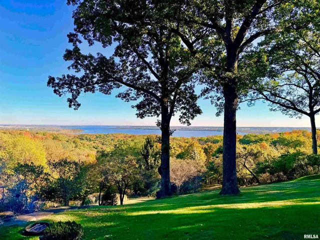 $975,000 | 501 East High Point Road, Peoria, IL 61614