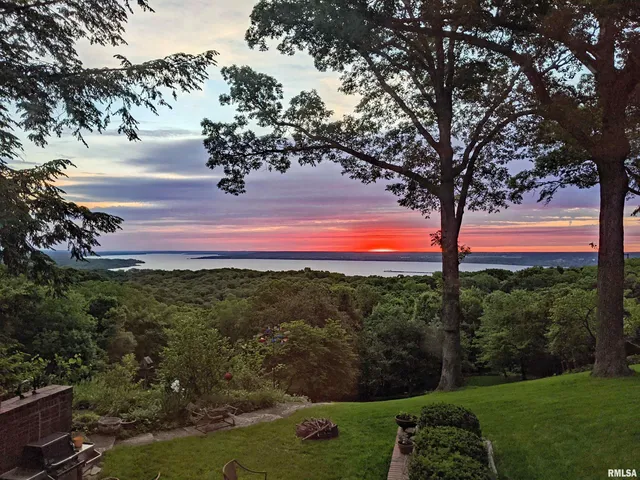 $975,000 | 501 East High Point Road, Peoria, IL 61614