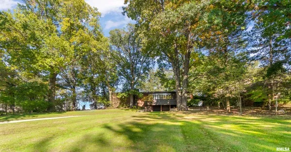 $940,000 | 501 East High Point Road, Peoria, IL 61614