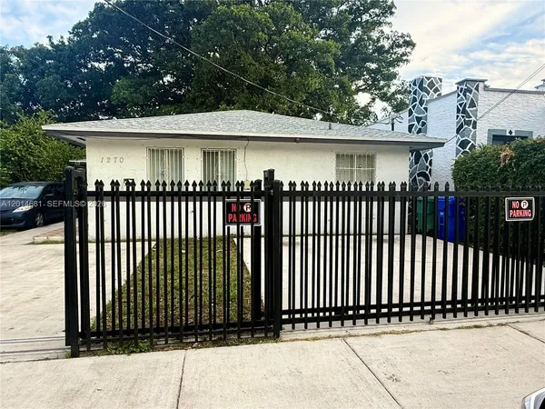 $2,400 | 1270 Northwest 39th Street, Unit 1270, Miami, FL 33142