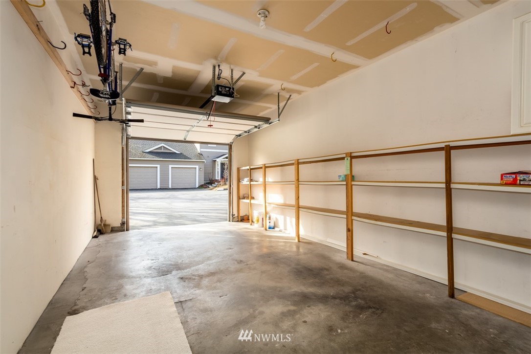 1240 Weaver Road Northwest, Unit B3 Bainbridge Island, WA 98110 - Photo 16 of 18 Gallery Image 16