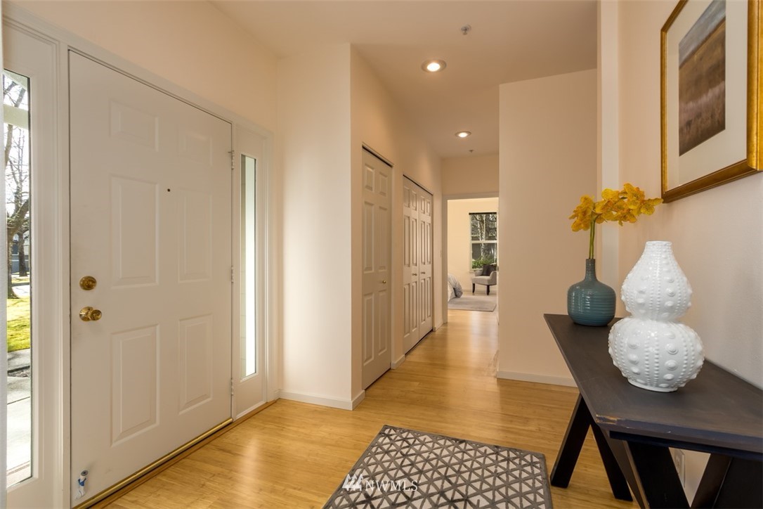 1240 Weaver Road Northwest, Unit B3 Bainbridge Island, WA 98110 - Photo 3 of 18 Gallery Image 3