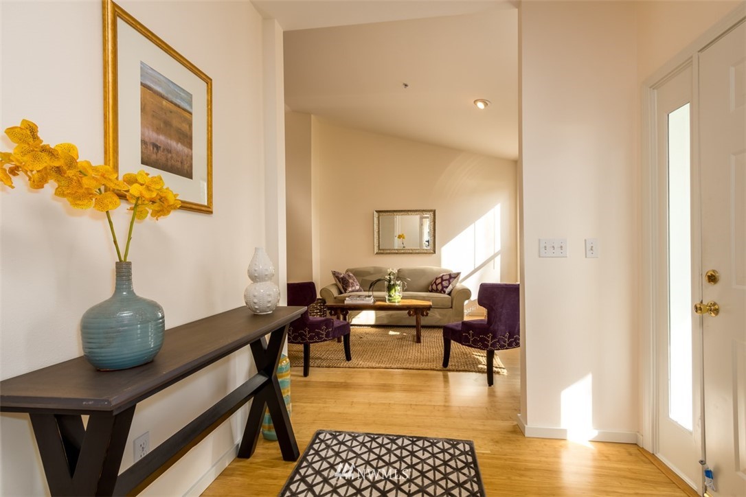 1240 Weaver Road Northwest, Unit B3 Bainbridge Island, WA 98110 - Photo 4 of 18 Gallery Image 4