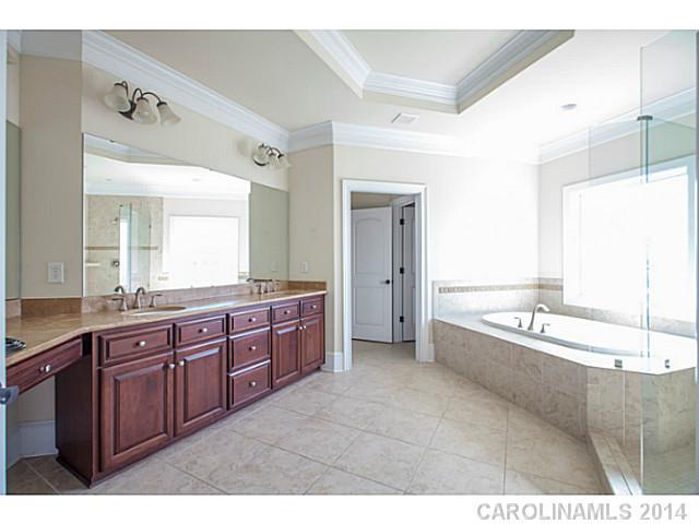 8606 Rolling Fields Road Charlotte, NC 28227 - Photo 8 of 12 Gallery Image 8