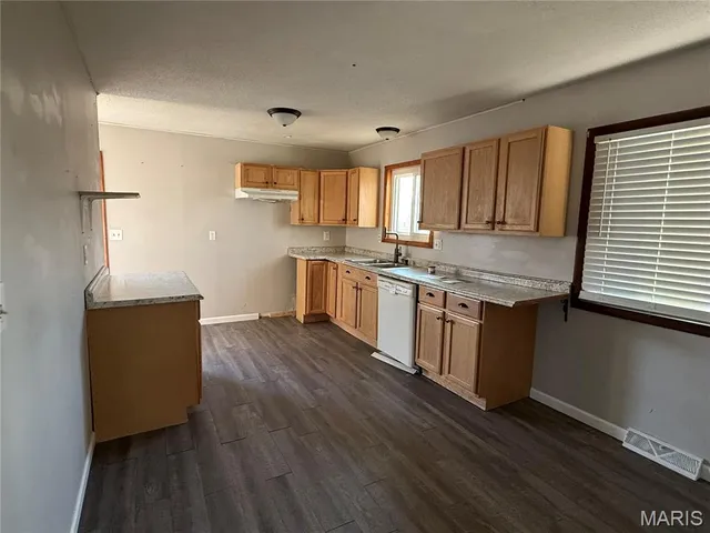 $60,000 | 102 North 4th Street, La Grange, MO 63448