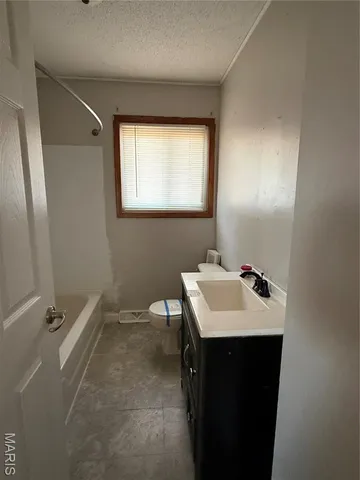 $60,000 | 102 North 4th Street, La Grange, MO 63448