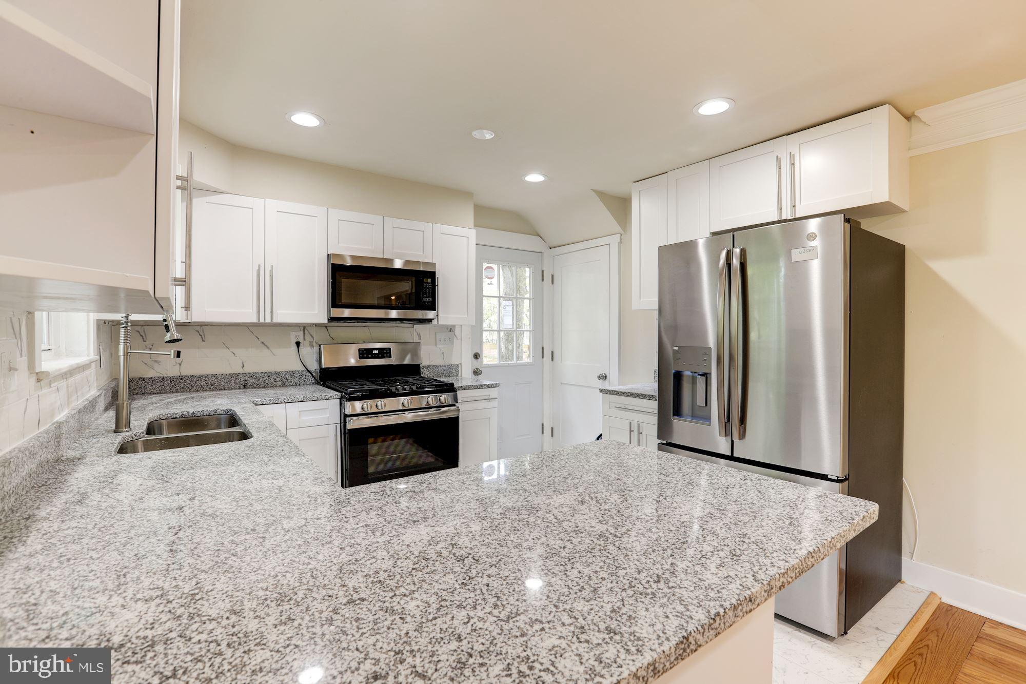 6502 Livingston Road Oxon Hill, MD 20745 - Photo 4 of 37 Gallery Image 4