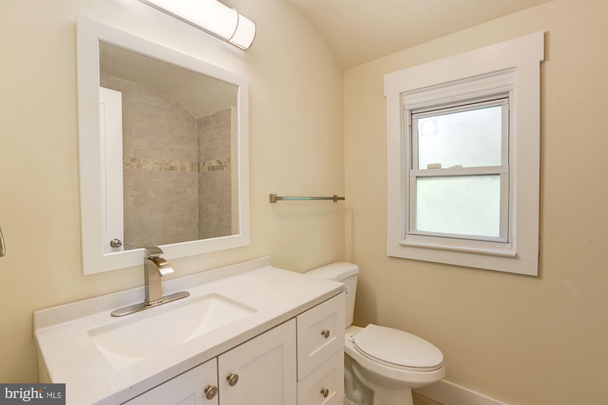 6502 Livingston Road Oxon Hill, MD 20745 - Photo 31 of 37 Full Bathroom