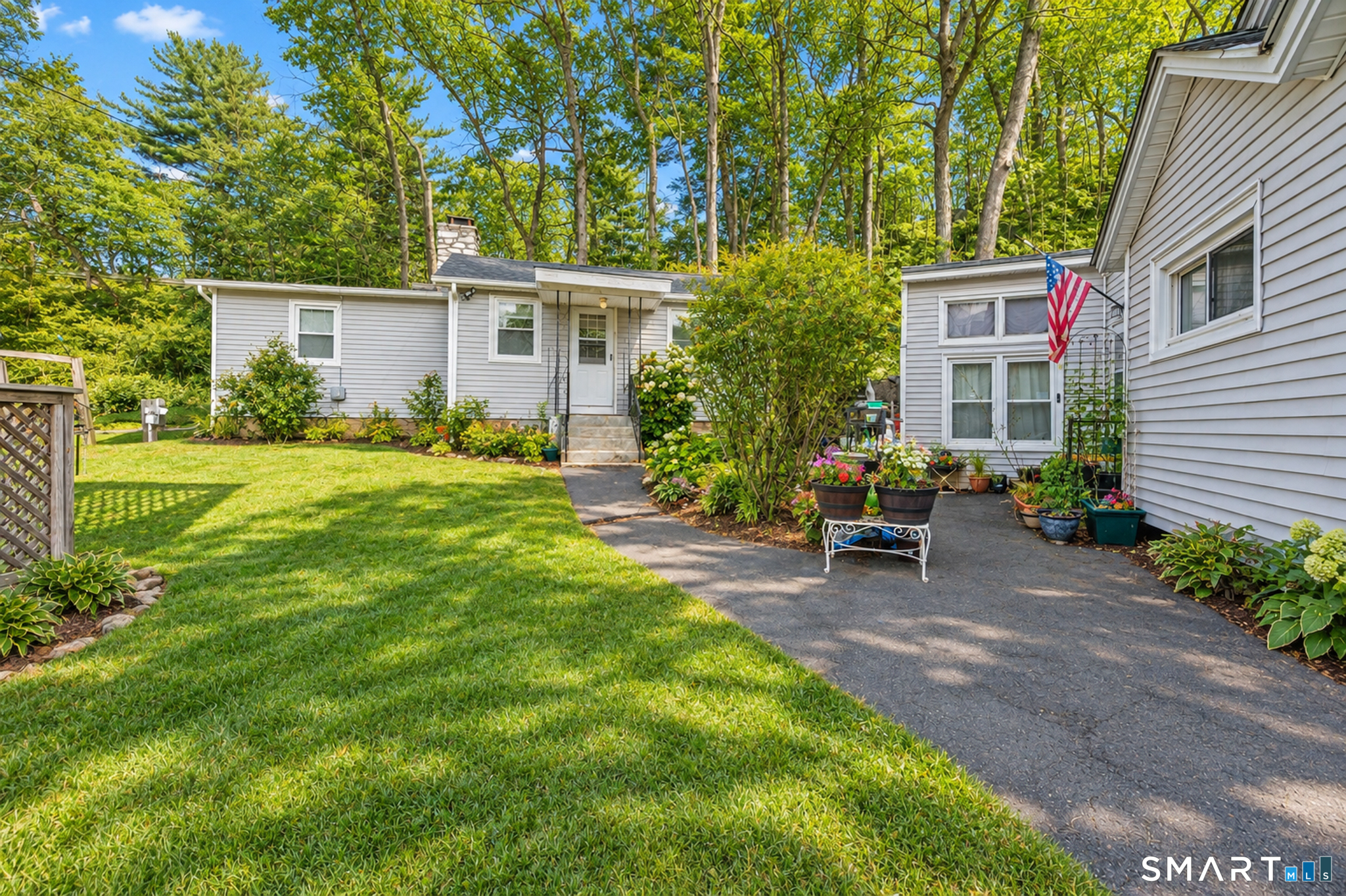 10 Old Waterbury Road Middlebury, CT 06762 - Photo 1 of 12 Gallery Image 1