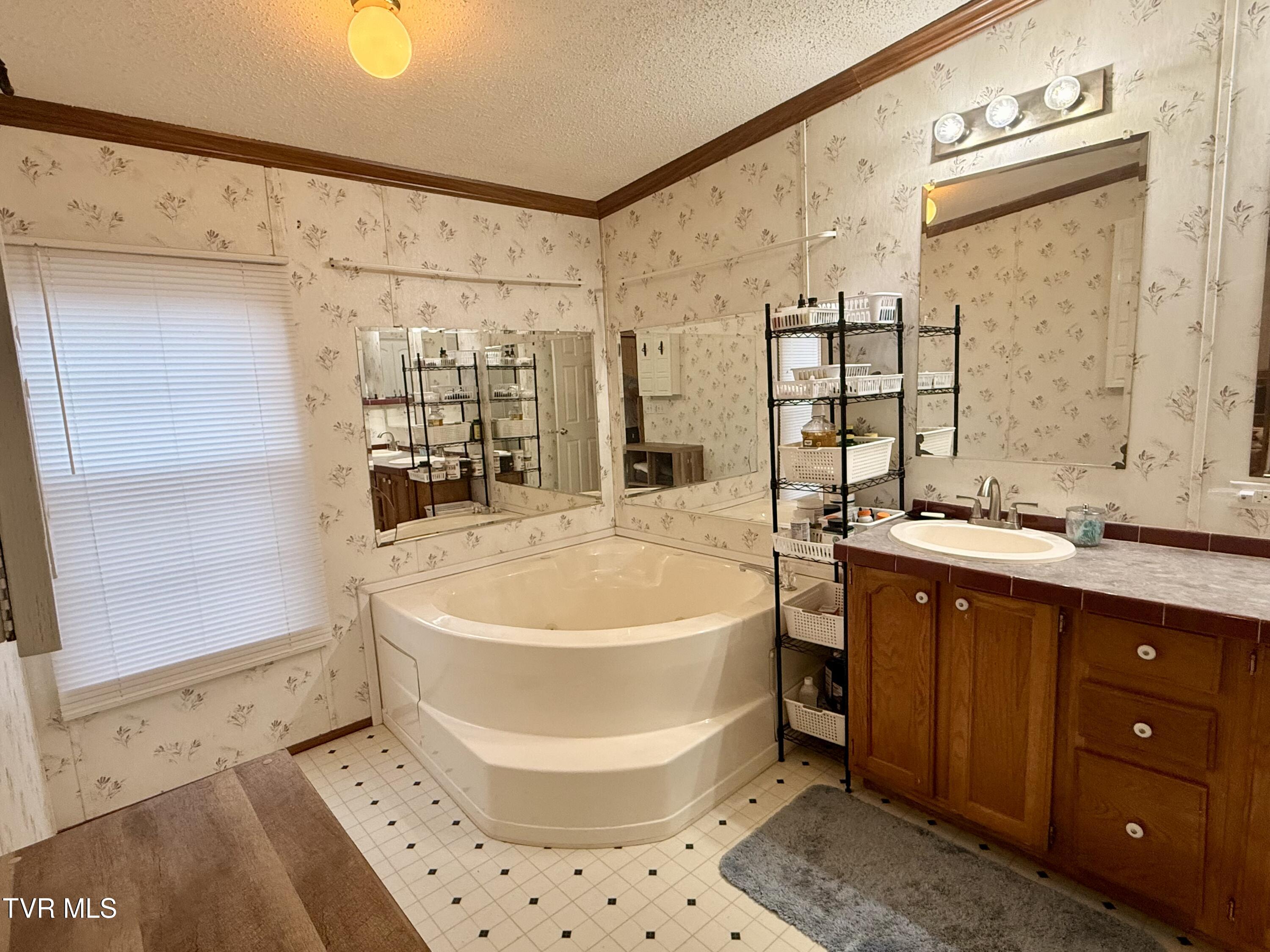 3800 Hall Hollow Road Coeburn, VA 24230 - Photo 14 of 19 IMG_2944