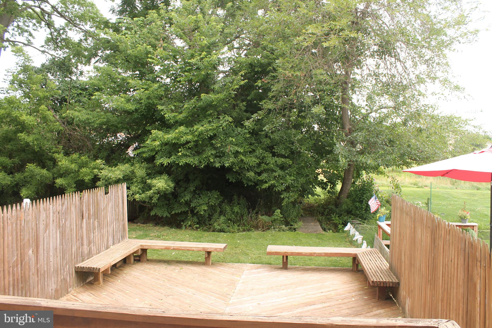 33 Pheasant Lane Lititz, PA 17543 - Photo 4 of 23 DECK