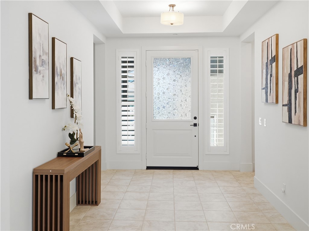 32441 Toyon Road Temecula, CA 92591 - Photo 4 of 47 Foyer