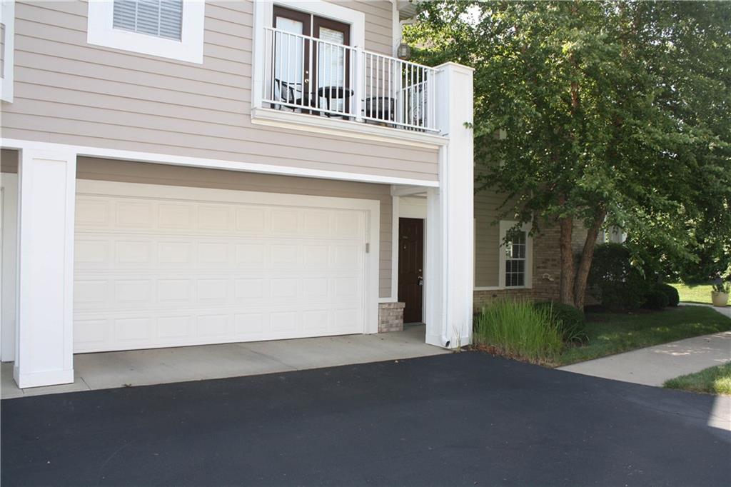 1144 Shadow Ridge Road Indianapolis, IN 46280 - Photo 2 of 11 Gallery Image 2