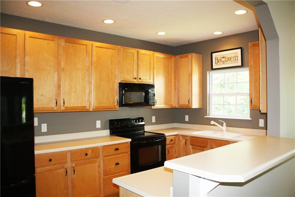 1144 Shadow Ridge Road Indianapolis, IN 46280 - Photo 4 of 11 Gallery Image 4