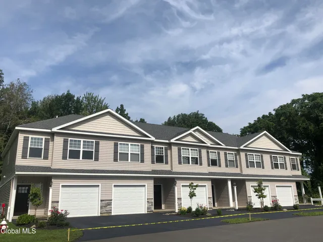 $2,250 | Ridge Manor, Unit 2010, Schenectady, NY 12309