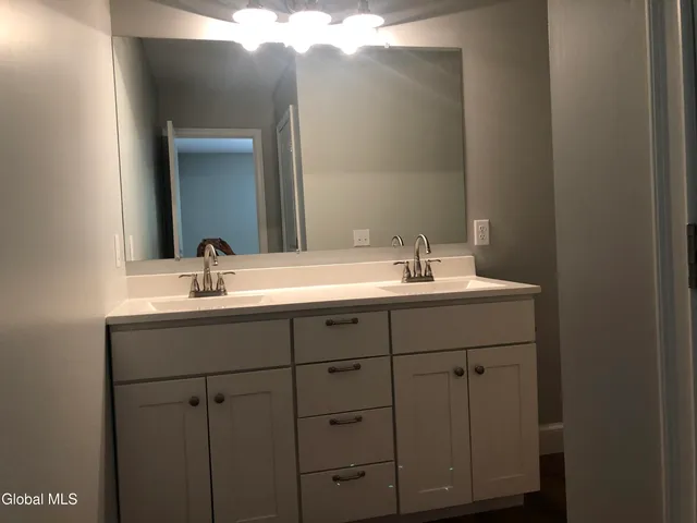 $2,250 | Ridge Manor, Unit 2010, Schenectady, NY 12309